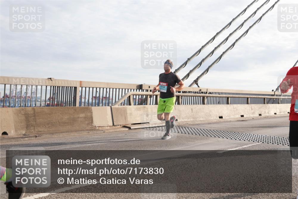 03.10.2024 - Köhlbrandbrückenlauf Matties Gatica Varas http://msf.ph/oto/7173830 03.10.2024 09:22:18 Position 2 1114 meine-sportfotos.de