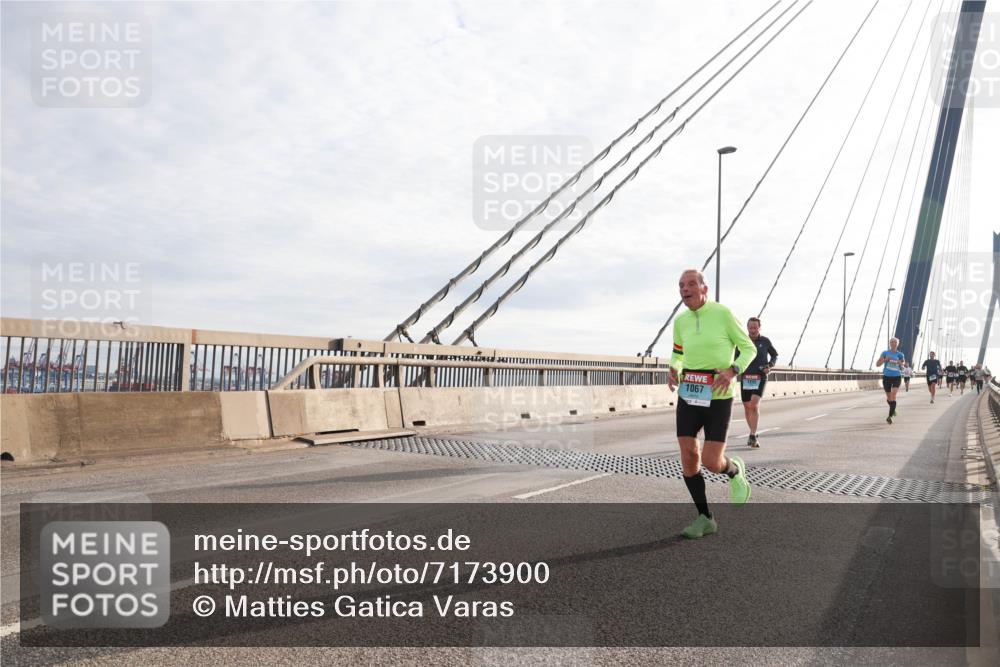 03.10.2024 - Köhlbrandbrückenlauf Matties Gatica Varas http://msf.ph/oto/7173900 03.10.2024 09:22:20 Position 2 1067 meine-sportfotos.de