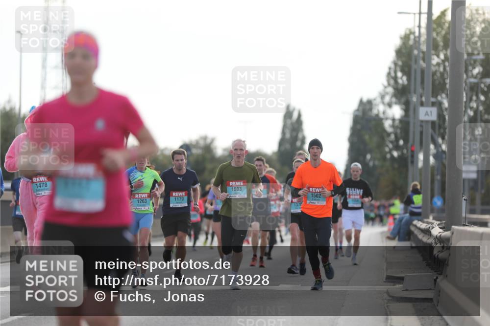 03.10.2024 - Köhlbrandbrückenlauf Fuchs,  Jonas http://msf.ph/oto/7173928 03.10.2024 09:13:06 Position 3 1478, 1503, 1263, 1179, 1370, 1502, 1 meine-sportfotos.de