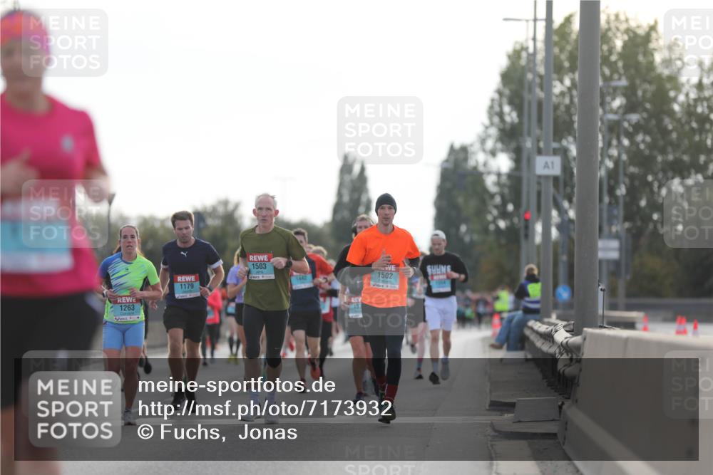 03.10.2024 - Köhlbrandbrückenlauf Fuchs,  Jonas http://msf.ph/oto/7173932 03.10.2024 09:13:06 Position 3 1263, 1179, 1503, 1442, 1502, 137, 1 meine-sportfotos.de