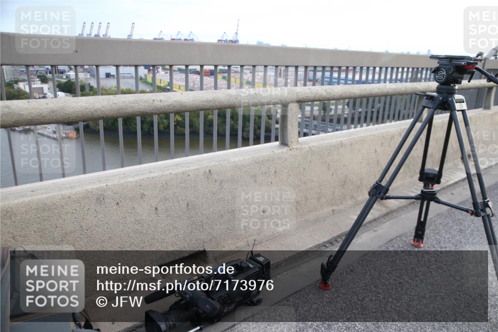 03.10.2024 - Köhlbrandbrückenlauf Jannik Wohlers http://msf.ph/oto/7173976 03.10.2024 09:08:51 Position 1  meine-sportfotos.de