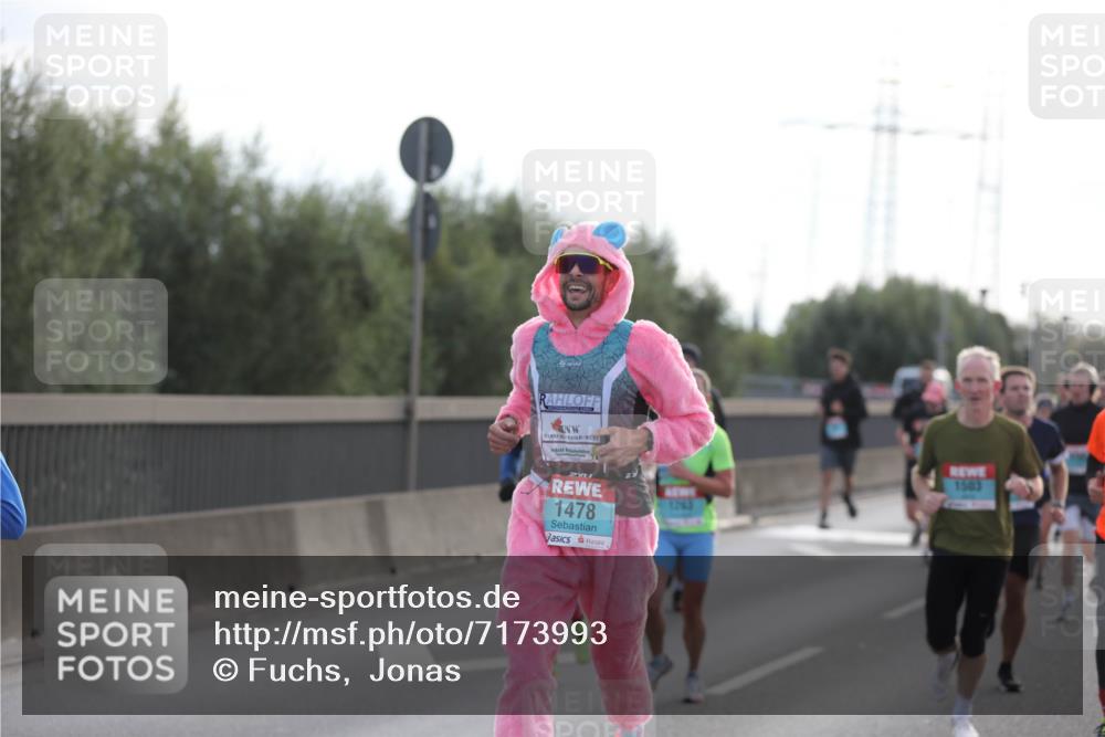 03.10.2024 - Köhlbrandbrückenlauf Fuchs,  Jonas http://msf.ph/oto/7173993 03.10.2024 09:13:11 Position 3 1478, 1793, 1503 meine-sportfotos.de