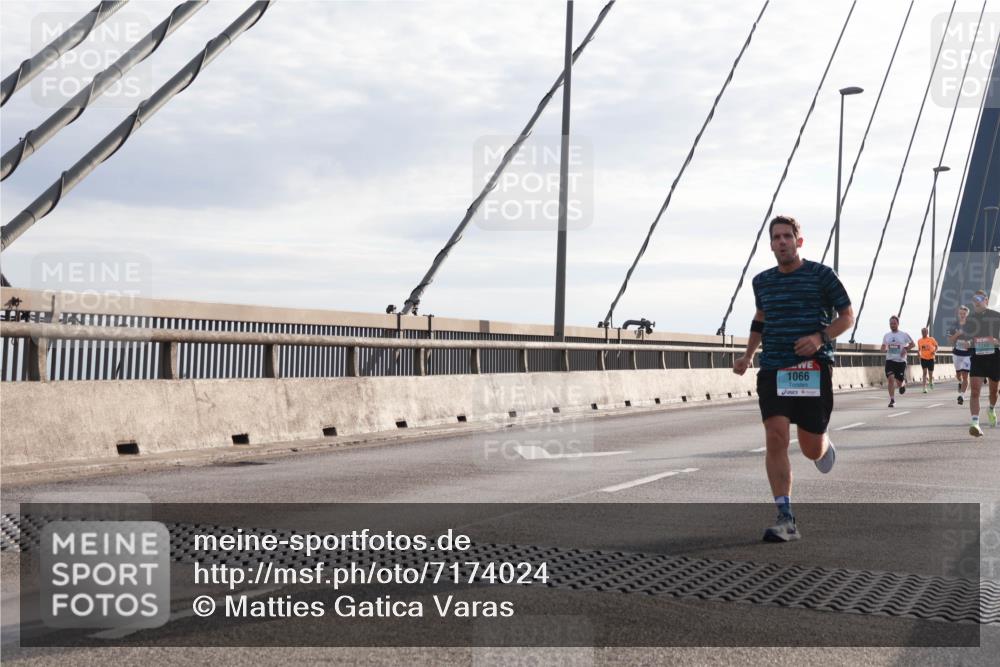 03.10.2024 - Köhlbrandbrückenlauf Matties Gatica Varas http://msf.ph/oto/7174024 03.10.2024 09:22:25 Position 2 1066 meine-sportfotos.de