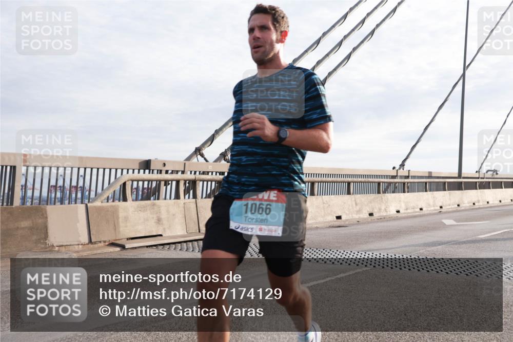 03.10.2024 - Köhlbrandbrückenlauf Matties Gatica Varas http://msf.ph/oto/7174129 03.10.2024 09:22:27 Position 2 1066 meine-sportfotos.de