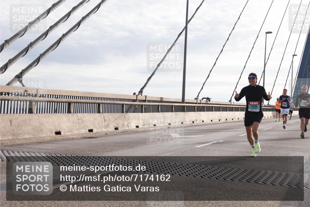 03.10.2024 - Köhlbrandbrückenlauf Matties Gatica Varas http://msf.ph/oto/7174162 03.10.2024 09:22:28 Position 2 1245, 1197 meine-sportfotos.de