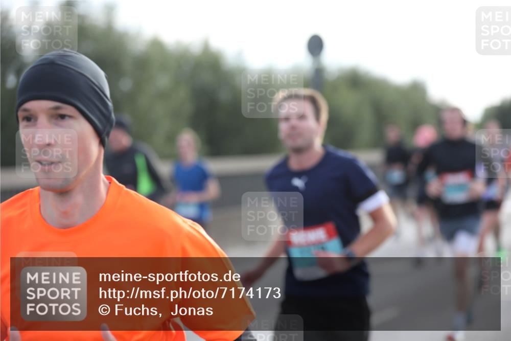 03.10.2024 - Köhlbrandbrückenlauf Fuchs,  Jonas http://msf.ph/oto/7174173 03.10.2024 09:13:14 Position 3  meine-sportfotos.de