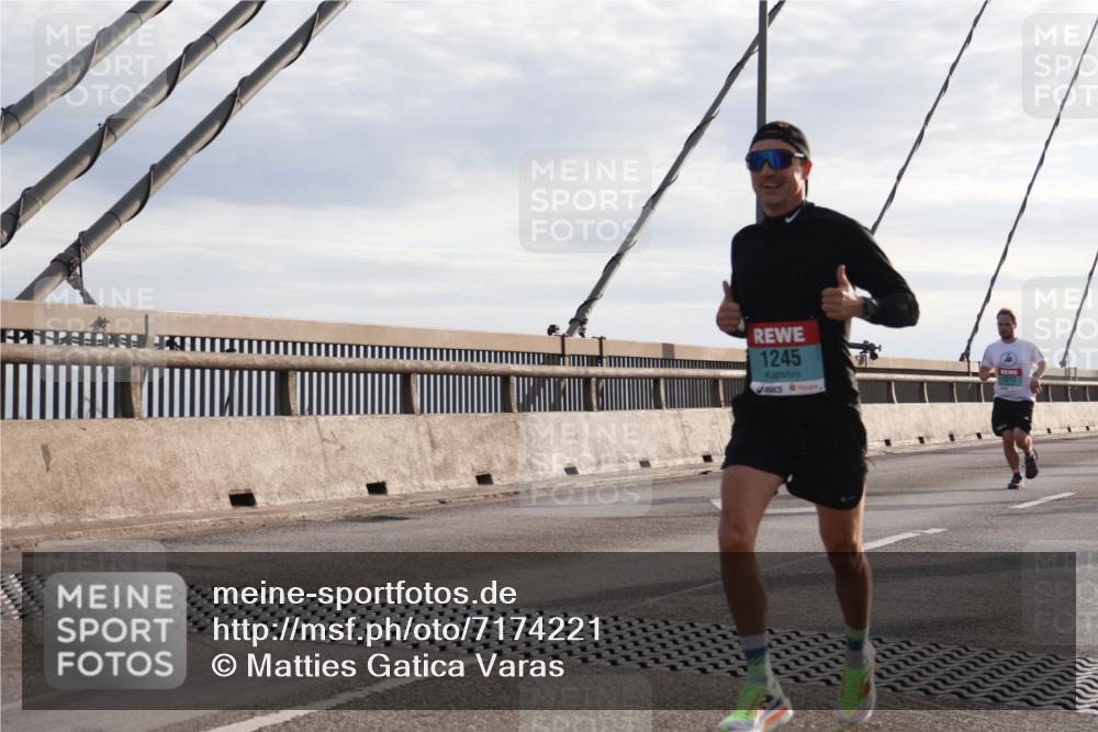 03.10.2024 - Köhlbrandbrückenlauf Matties Gatica Varas http://msf.ph/oto/7174221 03.10.2024 09:22:29 Position 2 1245 meine-sportfotos.de