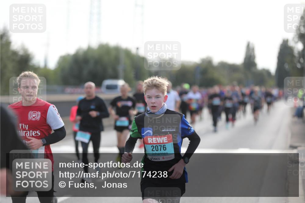 03.10.2024 - Köhlbrandbrückenlauf Fuchs,  Jonas http://msf.ph/oto/7174238 03.10.2024 09:13:18 Position 3 2076 meine-sportfotos.de