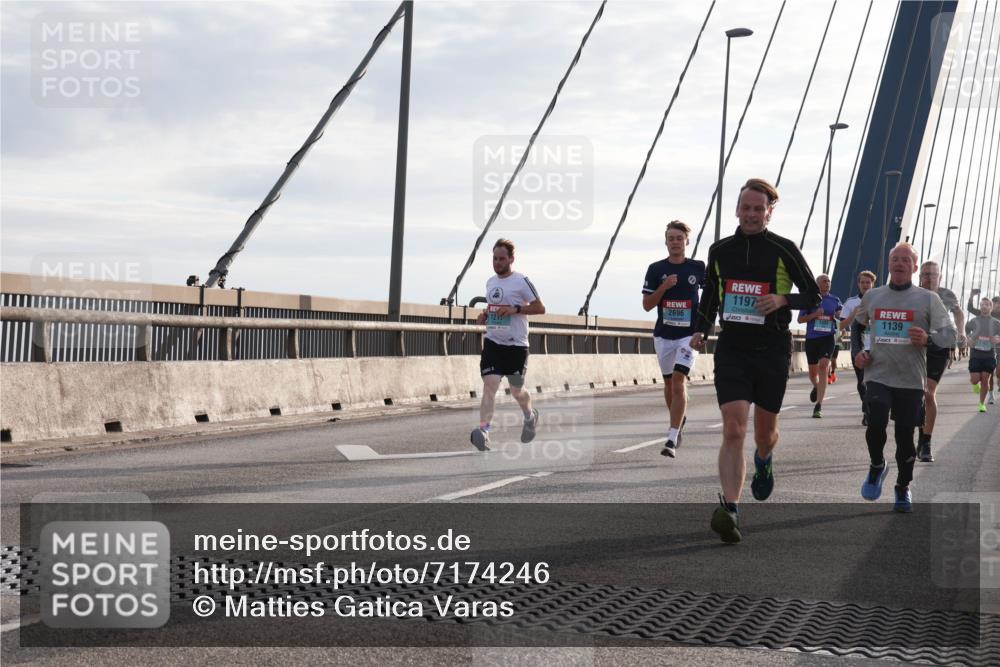 03.10.2024 - Köhlbrandbrückenlauf Matties Gatica Varas http://msf.ph/oto/7174246 03.10.2024 09:22:30 Position 2 1197, 2696, 1139, 12 meine-sportfotos.de