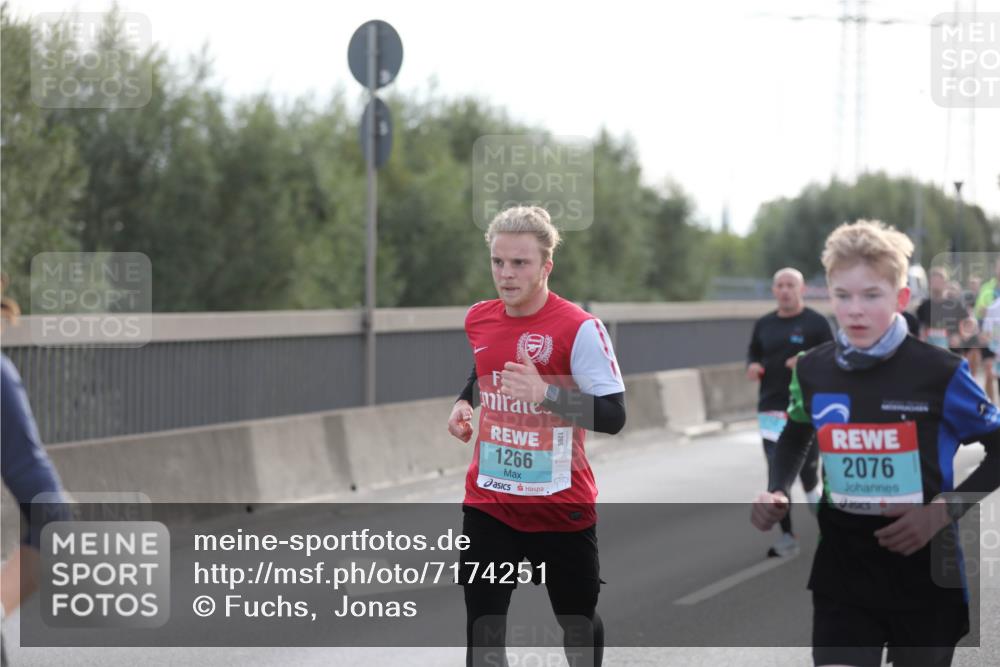 03.10.2024 - Köhlbrandbrückenlauf Fuchs,  Jonas http://msf.ph/oto/7174251 03.10.2024 09:13:18 Position 3 1266, 2076 meine-sportfotos.de