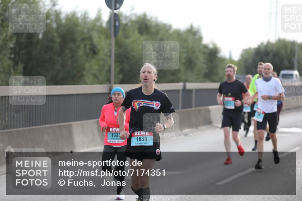 03.10.2024 - Köhlbrandbrückenlauf Fuchs,  Jonas http://msf.ph/oto/7174351 03.10.2024 09:13:22 Position 3 1333, 1630 meine-sportfotos.de