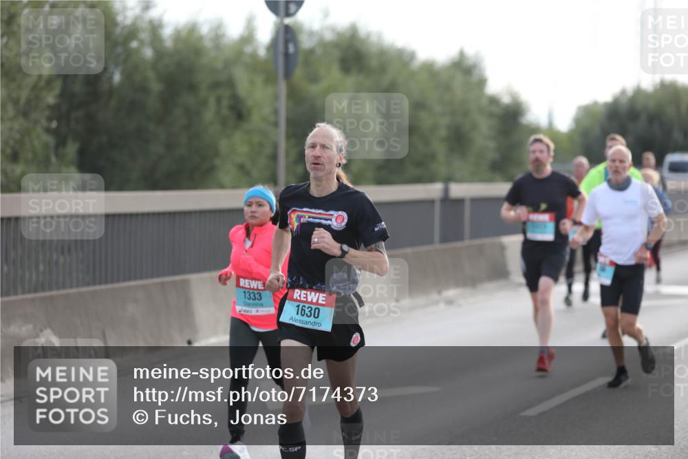 03.10.2024 - Köhlbrandbrückenlauf Fuchs,  Jonas http://msf.ph/oto/7174373 03.10.2024 09:13:22 Position 3 1333, 1630 meine-sportfotos.de