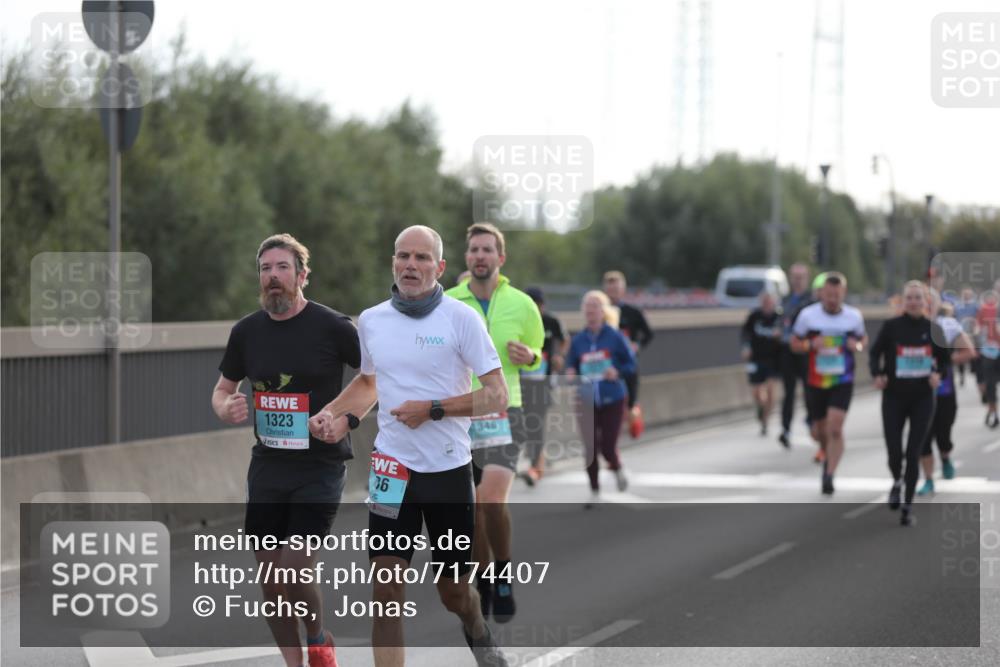 03.10.2024 - Köhlbrandbrückenlauf Fuchs,  Jonas http://msf.ph/oto/7174407 03.10.2024 09:13:23 Position 3 1323, 6, 4348 meine-sportfotos.de