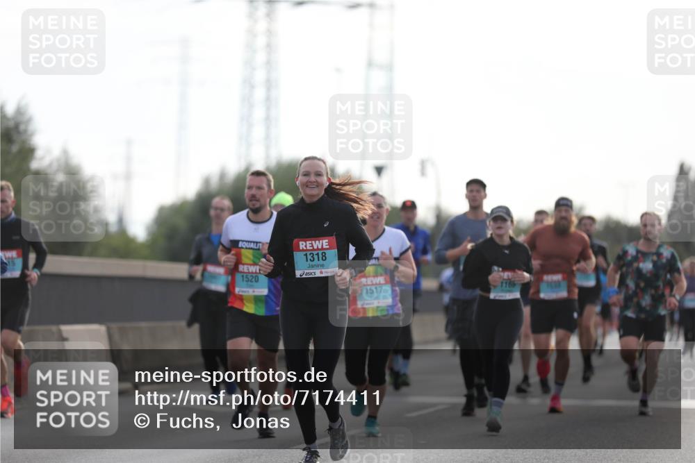 03.10.2024 - Köhlbrandbrückenlauf Fuchs,  Jonas http://msf.ph/oto/7174411 03.10.2024 09:13:26 Position 3 1520, 1318, 1517, 116 meine-sportfotos.de