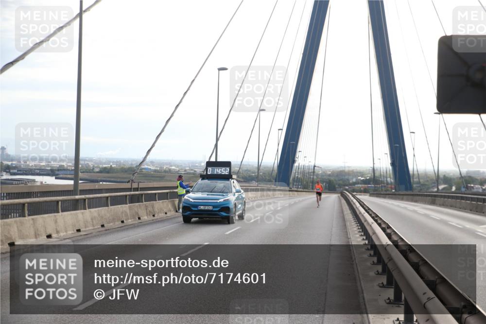 03.10.2024 - Köhlbrandbrückenlauf Jannik Wohlers http://msf.ph/oto/7174601 03.10.2024 09:14:37 Position 1 04, 52, 124 meine-sportfotos.de