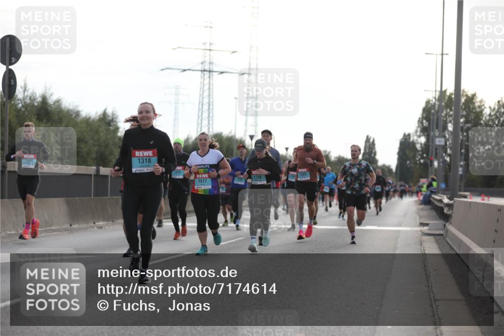 03.10.2024 - Köhlbrandbrückenlauf Fuchs,  Jonas http://msf.ph/oto/7174614 03.10.2024 09:13:27 Position 3 1415, 1318, 1355, 1533, 1169, 1517 meine-sportfotos.de