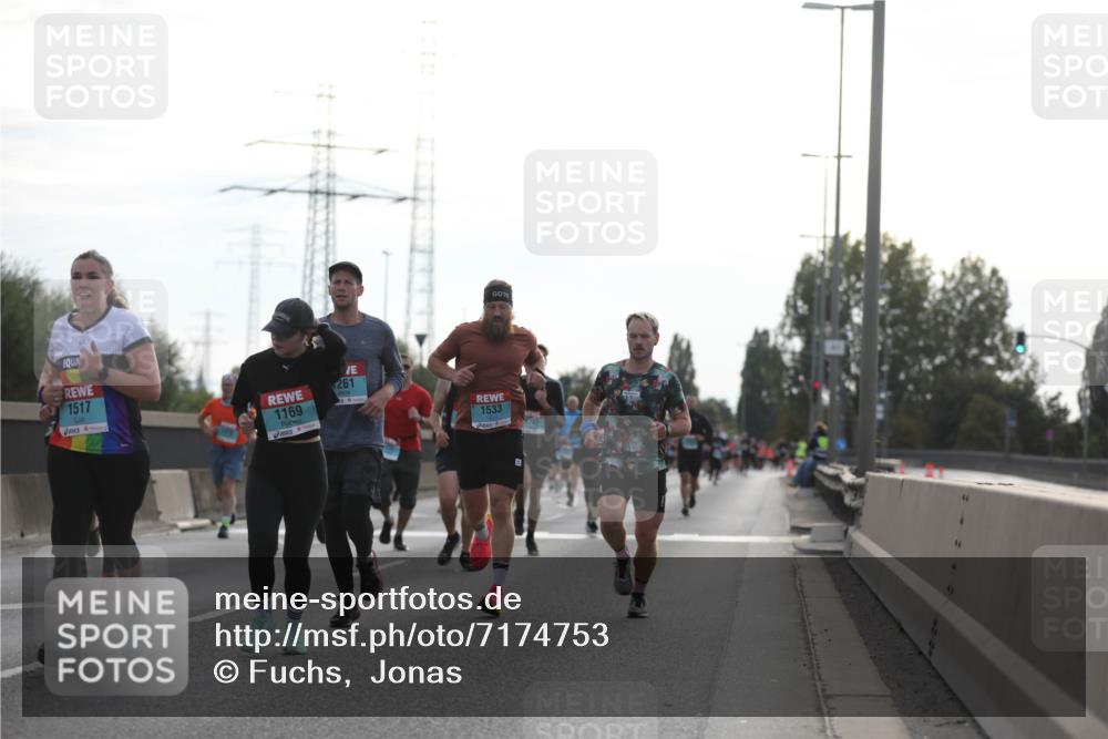 03.10.2024 - Köhlbrandbrückenlauf Fuchs,  Jonas http://msf.ph/oto/7174753 03.10.2024 09:13:29 Position 3 1517, 1169, 261, 1533, 1743 meine-sportfotos.de