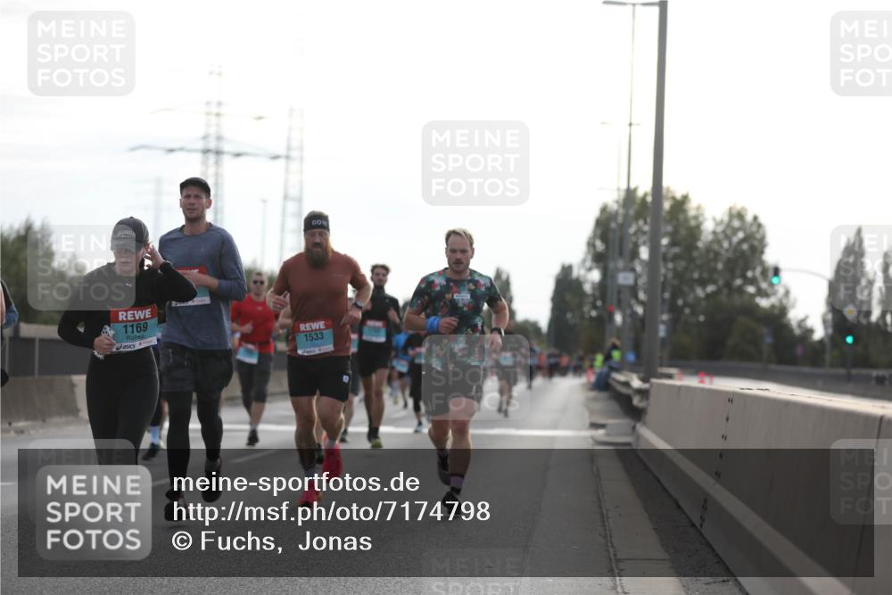 03.10.2024 - Köhlbrandbrückenlauf Fuchs,  Jonas http://msf.ph/oto/7174798 03.10.2024 09:13:30 Position 3 1169, 1533 meine-sportfotos.de