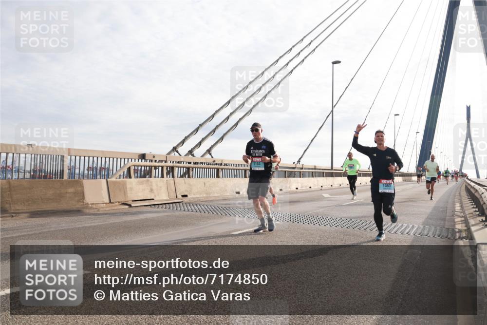 03.10.2024 - Köhlbrandbrückenlauf Matties Gatica Varas http://msf.ph/oto/7174850 03.10.2024 09:22:41 Position 2 1153, 1083 meine-sportfotos.de