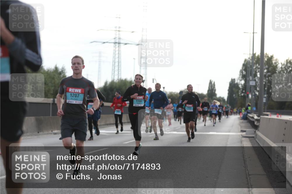 03.10.2024 - Köhlbrandbrückenlauf Fuchs,  Jonas http://msf.ph/oto/7174893 03.10.2024 09:13:35 Position 3 1207, 1182, 1983, 140, 1615 meine-sportfotos.de