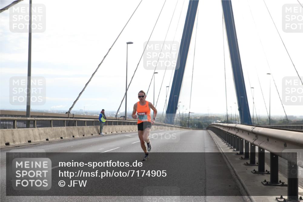 03.10.2024 - Köhlbrandbrückenlauf Jannik Wohlers http://msf.ph/oto/7174905 03.10.2024 09:14:44 Position 1 3735 meine-sportfotos.de