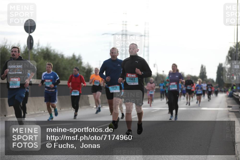 03.10.2024 - Köhlbrandbrückenlauf Fuchs,  Jonas http://msf.ph/oto/7174960 03.10.2024 09:13:38 Position 3 1400, 1615, 1983 meine-sportfotos.de