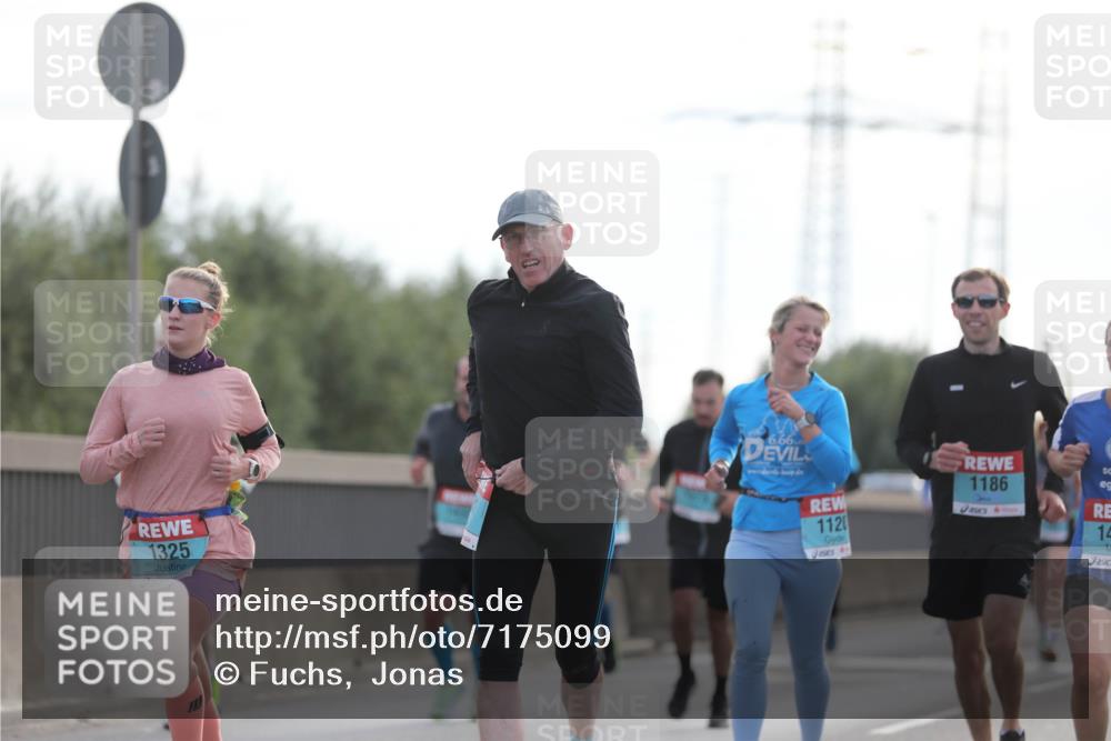 03.10.2024 - Köhlbrandbrückenlauf Fuchs,  Jonas http://msf.ph/oto/7175099 03.10.2024 09:13:45 Position 3 1325, 1120, 1186, 14 meine-sportfotos.de