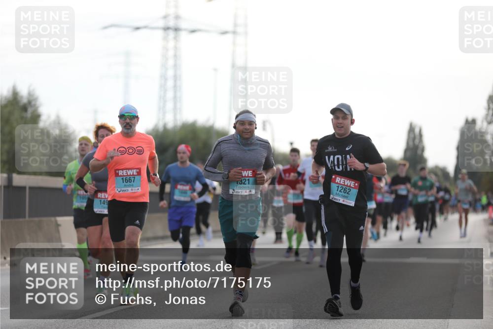 03.10.2024 - Köhlbrandbrückenlauf Fuchs,  Jonas http://msf.ph/oto/7175175 03.10.2024 09:13:49 Position 3 149, 1667, 1321, 1262 meine-sportfotos.de