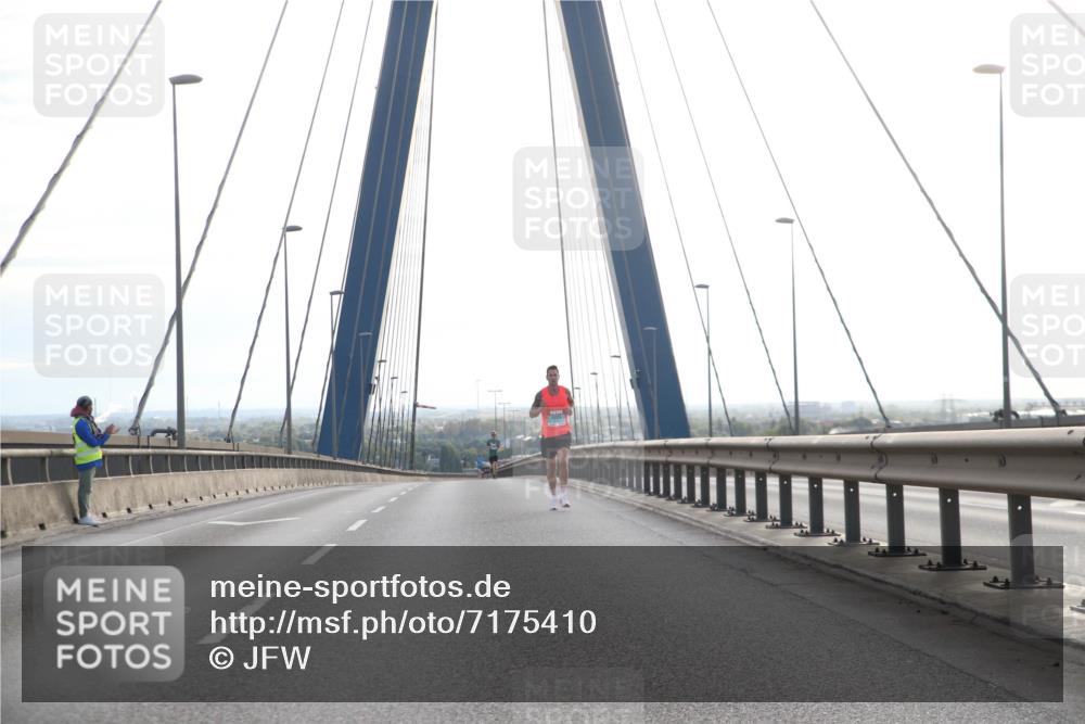 03.10.2024 - Köhlbrandbrückenlauf Jannik Wohlers http://msf.ph/oto/7175410 03.10.2024 09:16:05 Position 1  meine-sportfotos.de