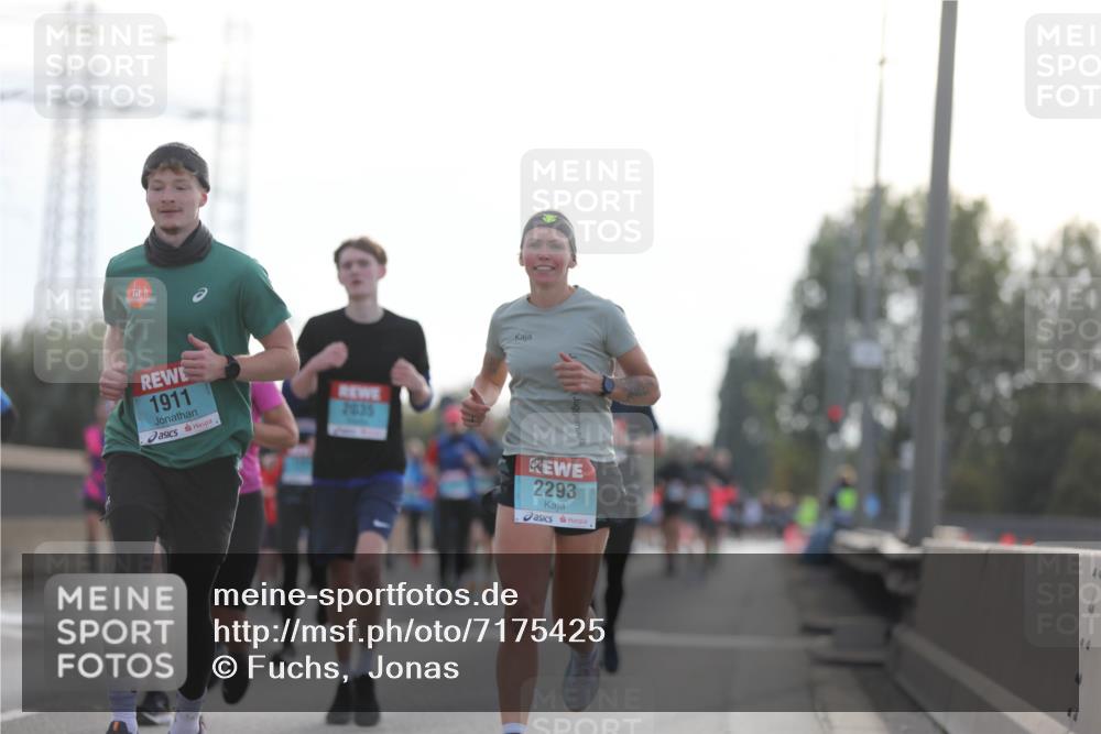 03.10.2024 - Köhlbrandbrückenlauf Fuchs,  Jonas http://msf.ph/oto/7175425 03.10.2024 09:13:58 Position 3 1911, 2035, 2293, 44 meine-sportfotos.de