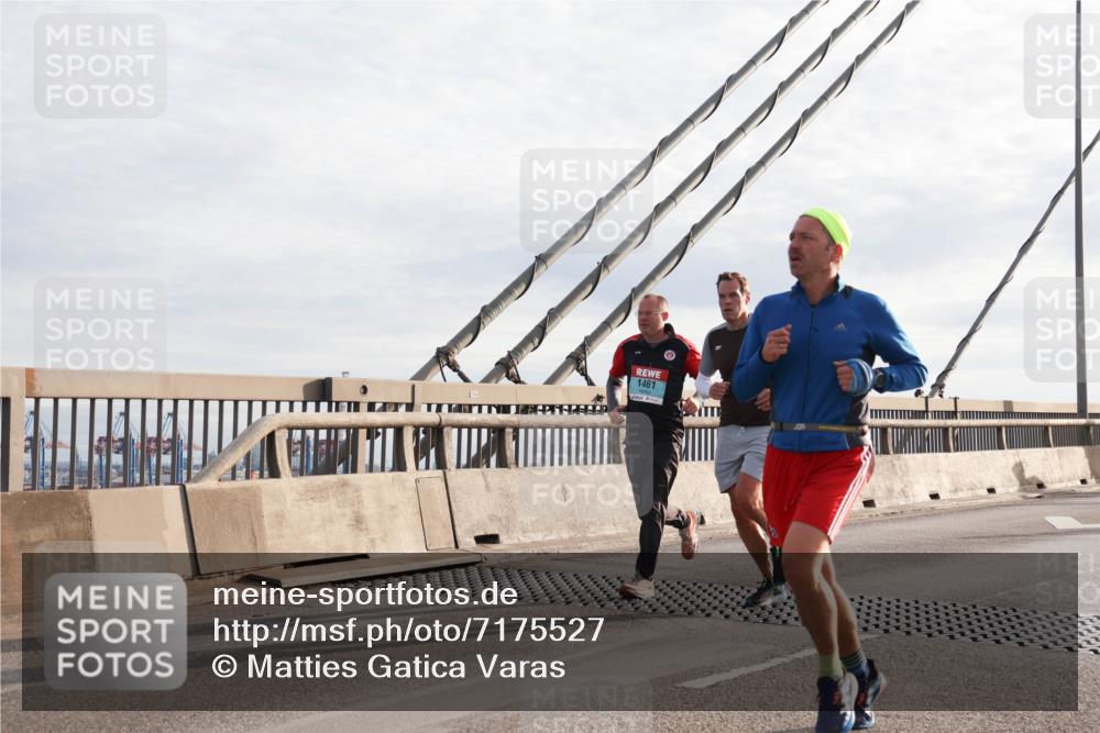 03.10.2024 - Köhlbrandbrückenlauf Matties Gatica Varas http://msf.ph/oto/7175527 03.10.2024 09:22:56 Position 2 1461 meine-sportfotos.de