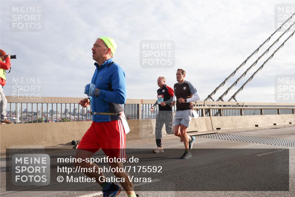 03.10.2024 - Köhlbrandbrückenlauf Matties Gatica Varas http://msf.ph/oto/7175592 03.10.2024 09:22:57 Position 2 1461 meine-sportfotos.de