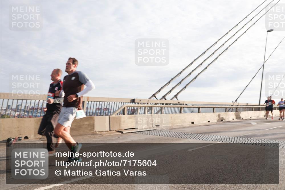 03.10.2024 - Köhlbrandbrückenlauf Matties Gatica Varas http://msf.ph/oto/7175604 03.10.2024 09:22:57 Position 2  meine-sportfotos.de