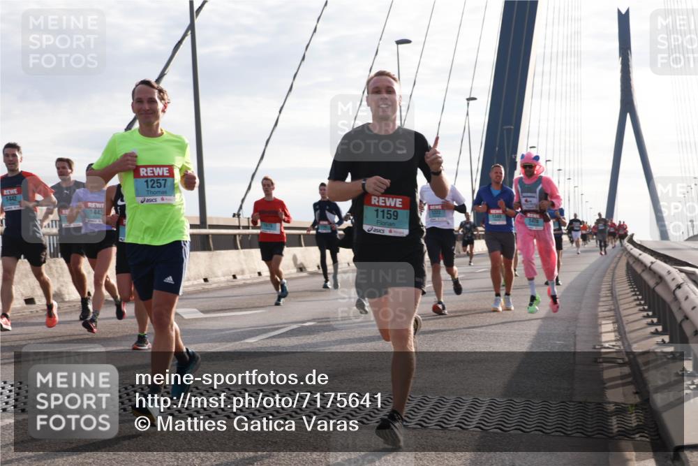 03.10.2024 - Köhlbrandbrückenlauf Matties Gatica Varas http://msf.ph/oto/7175641 03.10.2024 09:22:59 Position 2 1442, 1443, 1257, 1159, 1875, 1222, 1349, 1478 meine-sportfotos.de