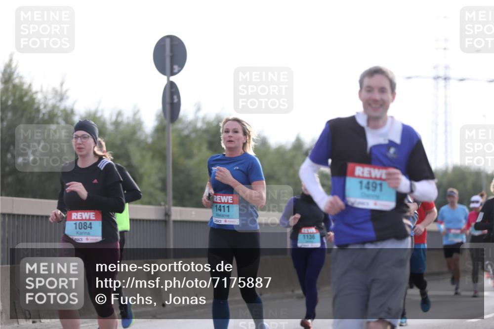 03.10.2024 - Köhlbrandbrückenlauf Fuchs,  Jonas http://msf.ph/oto/7175887 03.10.2024 09:14:07 Position 3 1084, 1411, 2, 1136, 1491 meine-sportfotos.de