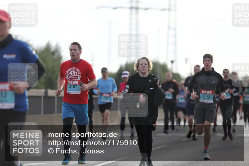 03.10.2024 - Köhlbrandbrückenlauf Fuchs,  Jonas http://msf.ph/oto/7175910 03.10.2024 09:14:08 Position 3 12, 1572 meine-sportfotos.de