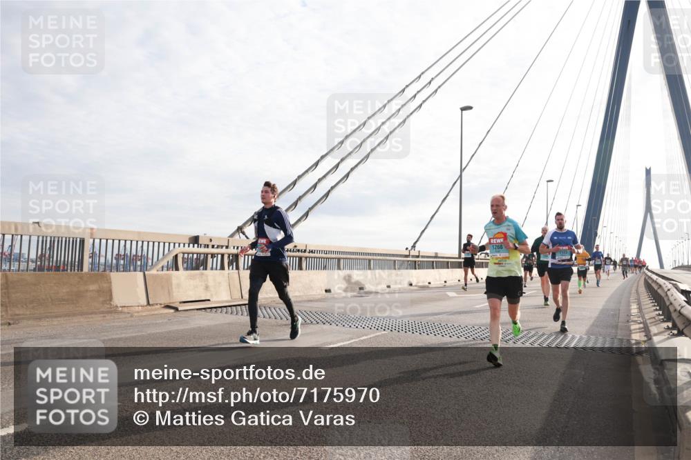 03.10.2024 - Köhlbrandbrückenlauf Matties Gatica Varas http://msf.ph/oto/7175970 03.10.2024 09:23:04 Position 2 1268, 1123 meine-sportfotos.de