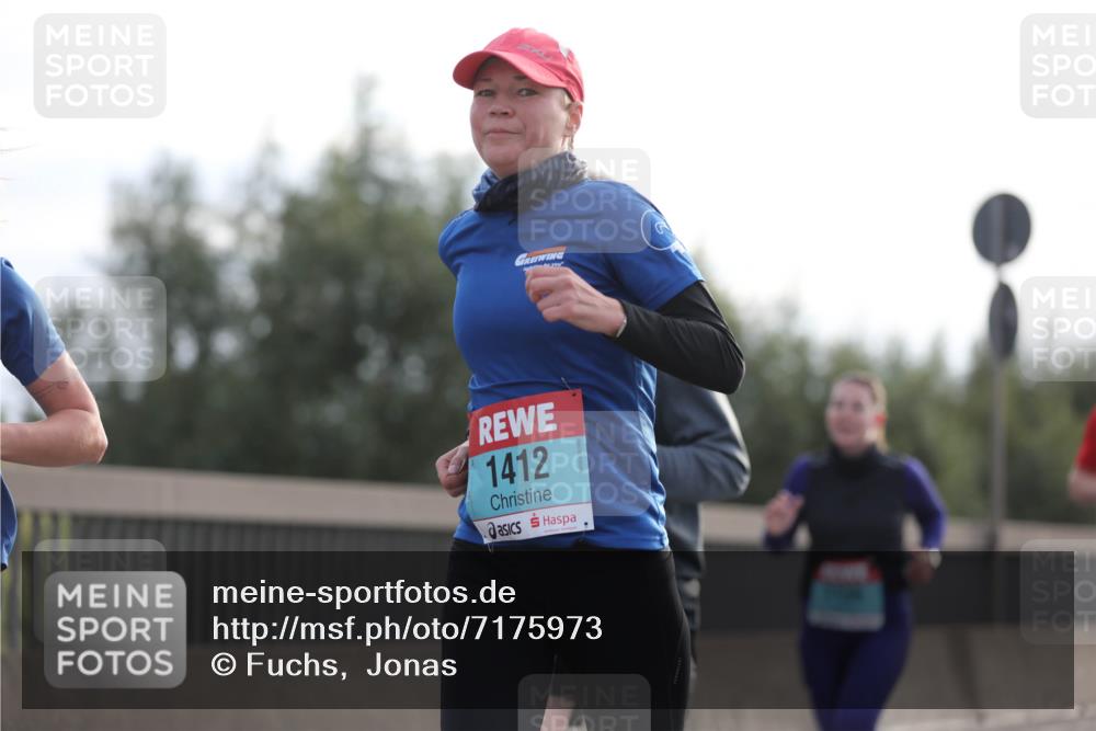 03.10.2024 - Köhlbrandbrückenlauf Fuchs,  Jonas http://msf.ph/oto/7175973 03.10.2024 09:14:09 Position 3 1412, 2 meine-sportfotos.de