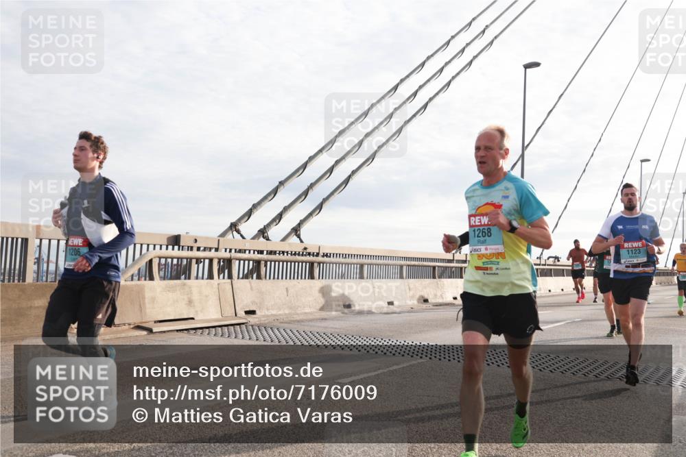 03.10.2024 - Köhlbrandbrückenlauf Matties Gatica Varas http://msf.ph/oto/7176009 03.10.2024 09:23:05 Position 2 1206, 1268, 1123 meine-sportfotos.de