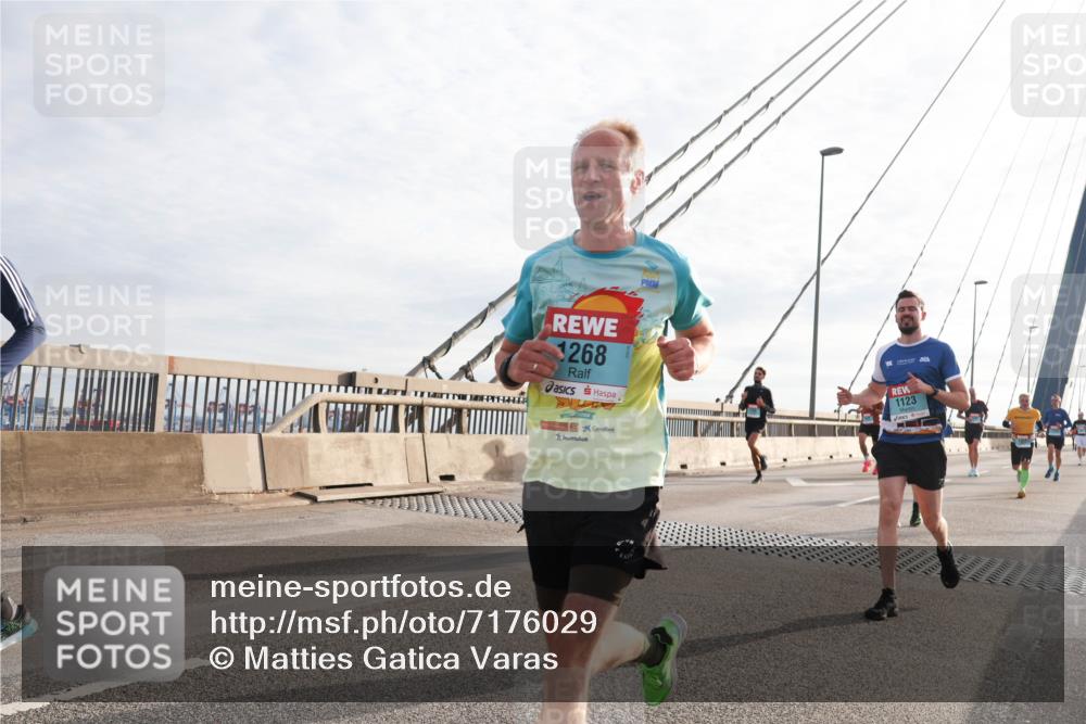 03.10.2024 - Köhlbrandbrückenlauf Matties Gatica Varas http://msf.ph/oto/7176029 03.10.2024 09:23:05 Position 2 1268, 2016, 1123 meine-sportfotos.de