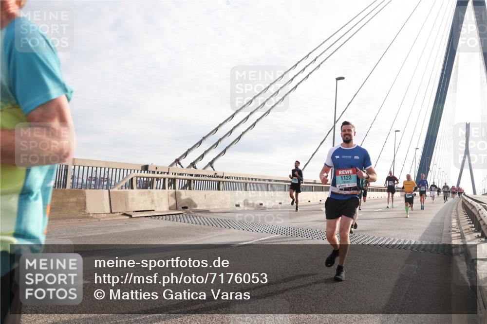 03.10.2024 - Köhlbrandbrückenlauf Matties Gatica Varas http://msf.ph/oto/7176053 03.10.2024 09:23:06 Position 2 1123 meine-sportfotos.de
