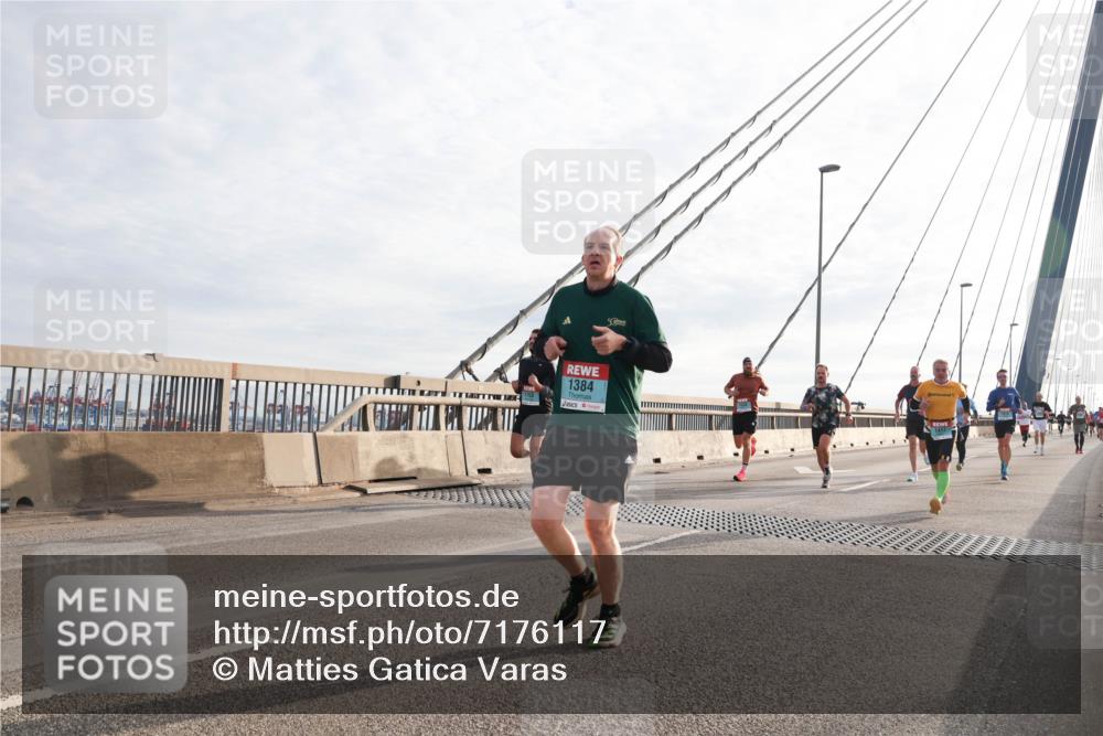 03.10.2024 - Köhlbrandbrückenlauf Matties Gatica Varas http://msf.ph/oto/7176117 03.10.2024 09:23:07 Position 2 1384 meine-sportfotos.de