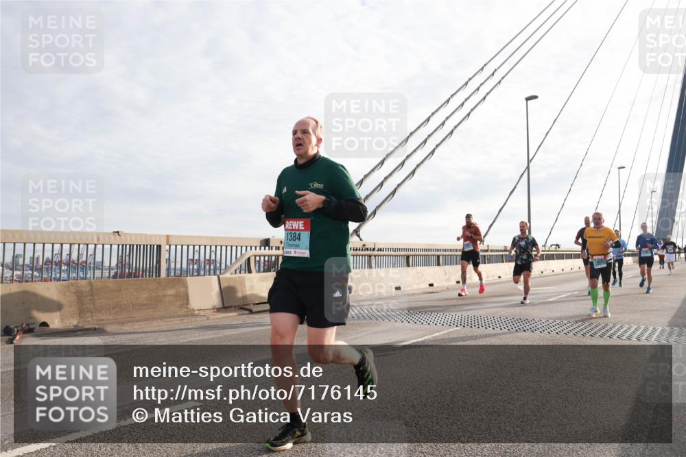 03.10.2024 - Köhlbrandbrückenlauf Matties Gatica Varas http://msf.ph/oto/7176145 03.10.2024 09:23:08 Position 2 1384 meine-sportfotos.de