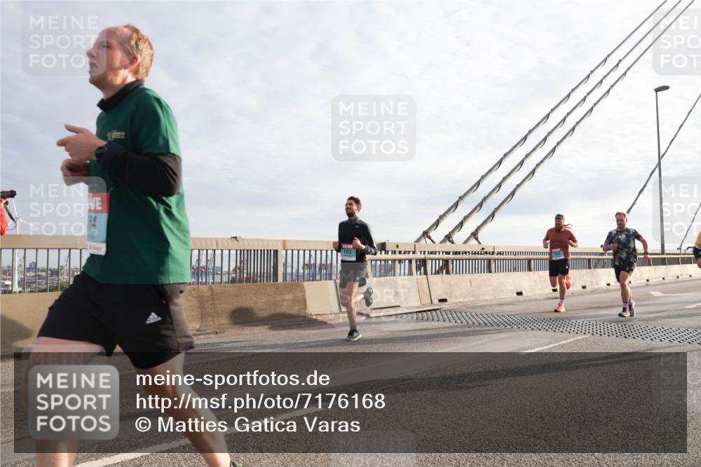 03.10.2024 - Köhlbrandbrückenlauf Matties Gatica Varas http://msf.ph/oto/7176168 03.10.2024 09:23:08 Position 2 184, 1763 meine-sportfotos.de