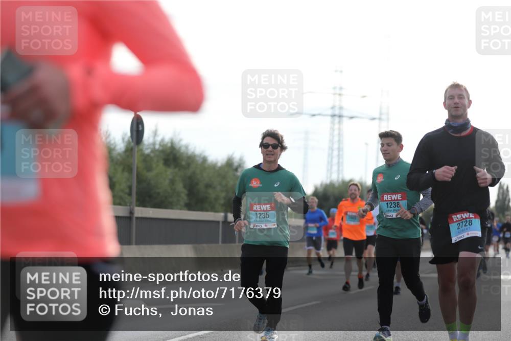 03.10.2024 - Köhlbrandbrückenlauf Fuchs,  Jonas http://msf.ph/oto/7176379 03.10.2024 09:14:18 Position 3 1235, 1238, 2728 meine-sportfotos.de