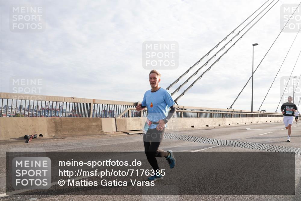 03.10.2024 - Köhlbrandbrückenlauf Matties Gatica Varas http://msf.ph/oto/7176385 03.10.2024 09:23:12 Position 2  meine-sportfotos.de