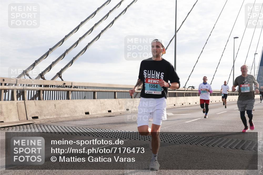 03.10.2024 - Köhlbrandbrückenlauf Matties Gatica Varas http://msf.ph/oto/7176473 03.10.2024 09:23:14 Position 2 1554, 1439, 1416 meine-sportfotos.de