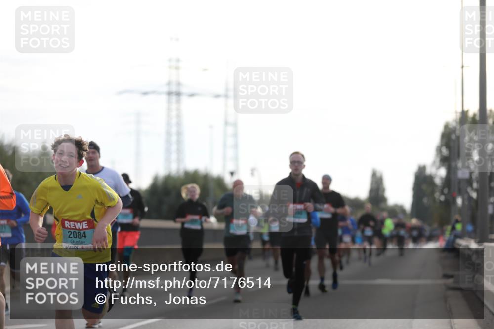 03.10.2024 - Köhlbrandbrückenlauf Fuchs,  Jonas http://msf.ph/oto/7176514 03.10.2024 09:14:21 Position 3 2084 meine-sportfotos.de