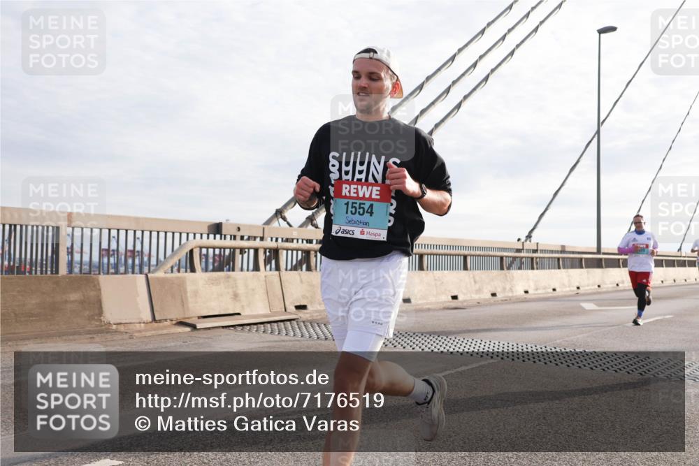 03.10.2024 - Köhlbrandbrückenlauf Matties Gatica Varas http://msf.ph/oto/7176519 03.10.2024 09:23:14 Position 2 1554 meine-sportfotos.de