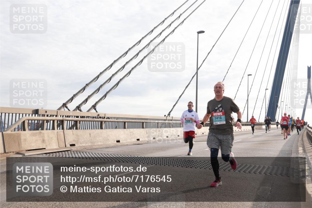 03.10.2024 - Köhlbrandbrückenlauf Matties Gatica Varas http://msf.ph/oto/7176545 03.10.2024 09:23:15 Position 2 1416, 1439 meine-sportfotos.de